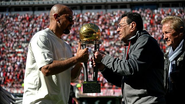 el emotivo adios de juan sebastian veron a marcos conigliaro y el recuerdo del ultimo homenaje en estudiantes