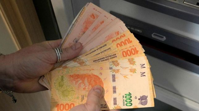 el gobierno, empresarios y sindicatos definen una nueva suba del salario minimo