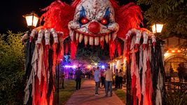 llega a la plata un parque tematico de halloween con figuras gigantes, sustos y un gran premio para el mejor disfraz