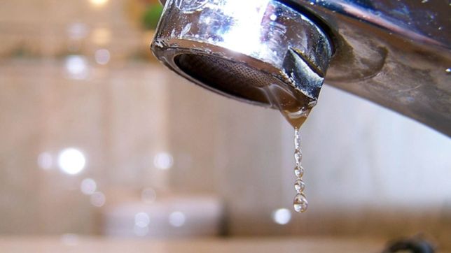 por tareas de absa podria faltar agua en varias zonas de la plata