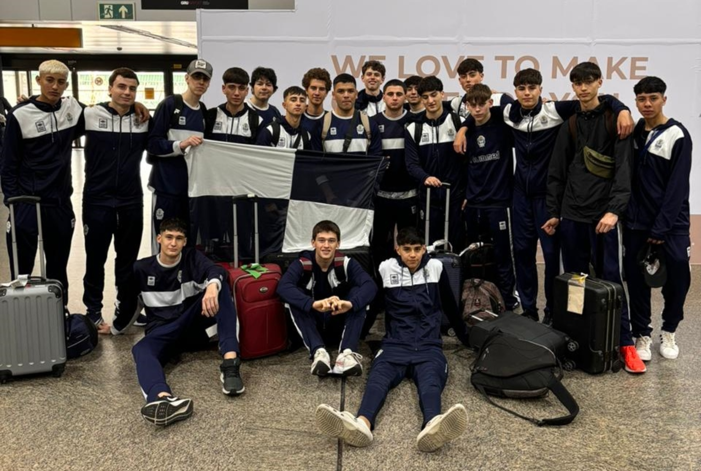 Plantel Gimnasia sub17 basquet.png