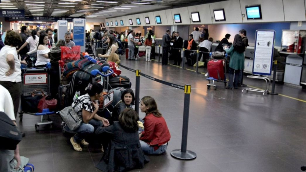 Una medida de fuerza en Aeroparque provoca demoras y cancelaciones
