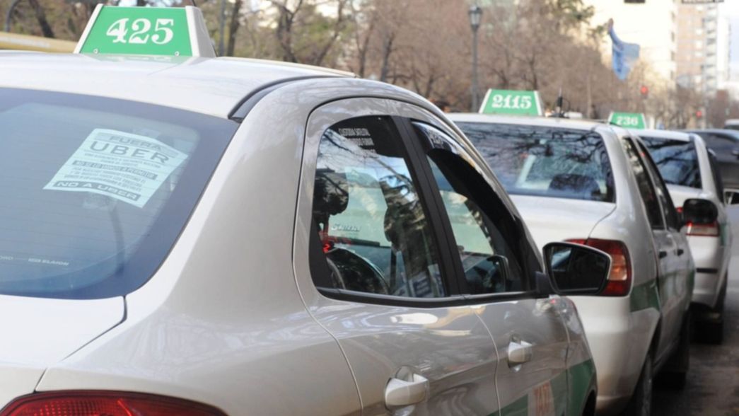 Los taxistas coparon el Concejo para exigir un aumento de tarifa y otros reclamos
