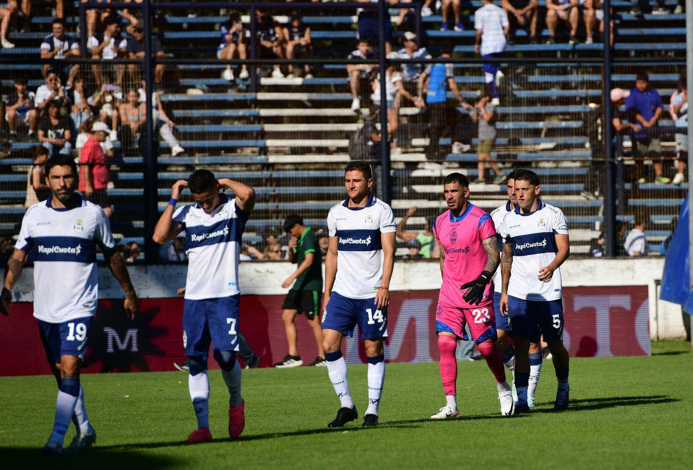 Gimnasia Sarmiento plantel ingreso.jpg