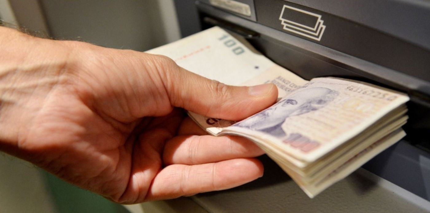 Aguinaldo.jpg?rotate=0&scaleY=1&ow=1500&x=7&height=744&scaleX=1&oh=1000&y=137&width=1487&&cw=1920&ch=950