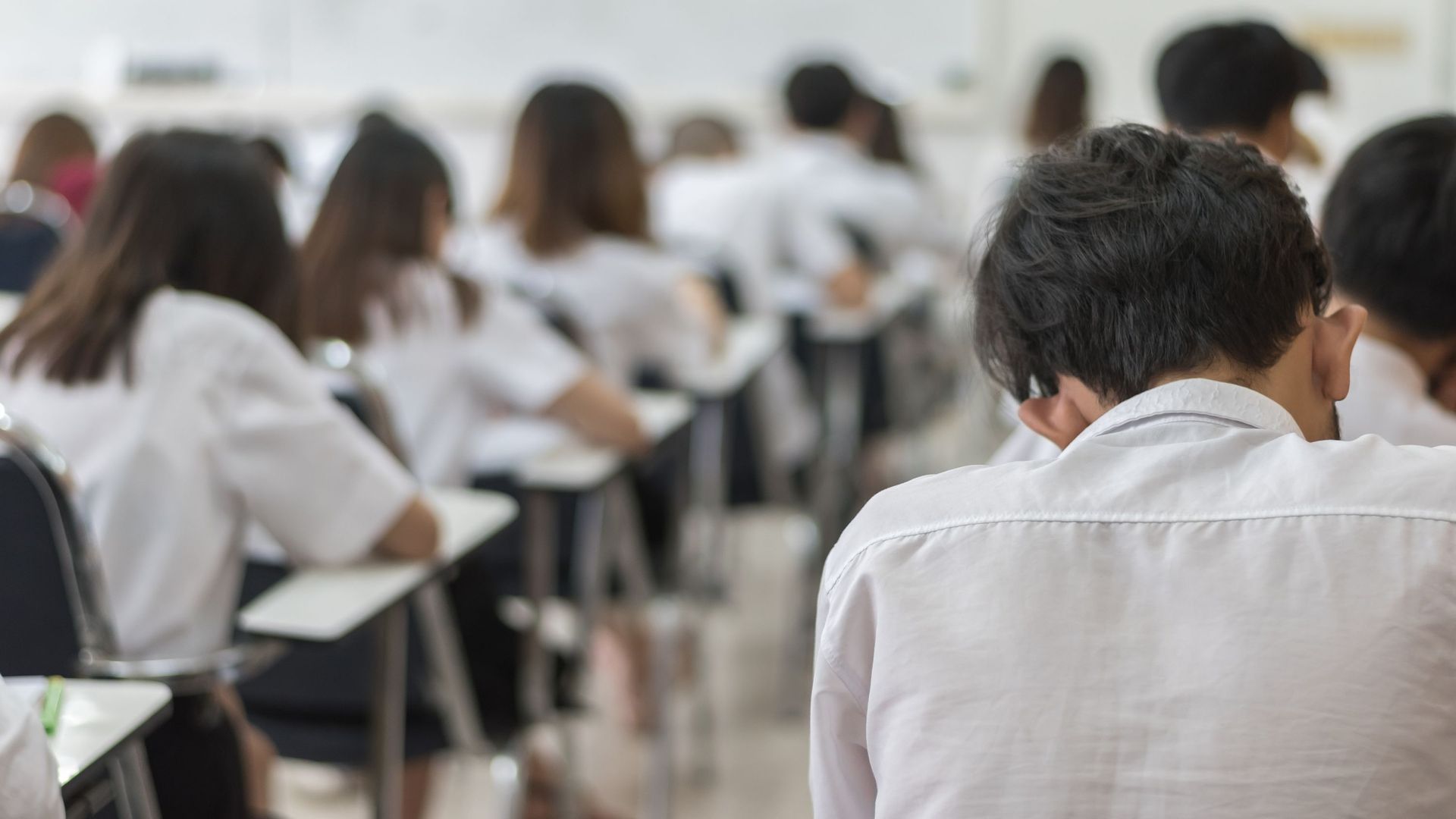 Suspenden los requisitos para evitar que las familias con deudas pierdan los vouchers educativos