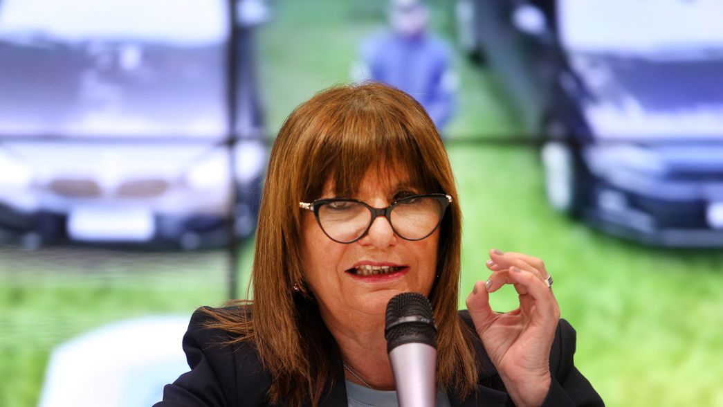Patricia Bullrich habló en medio de la represión en el Congreso durante la marcha de jubilados e hinchas