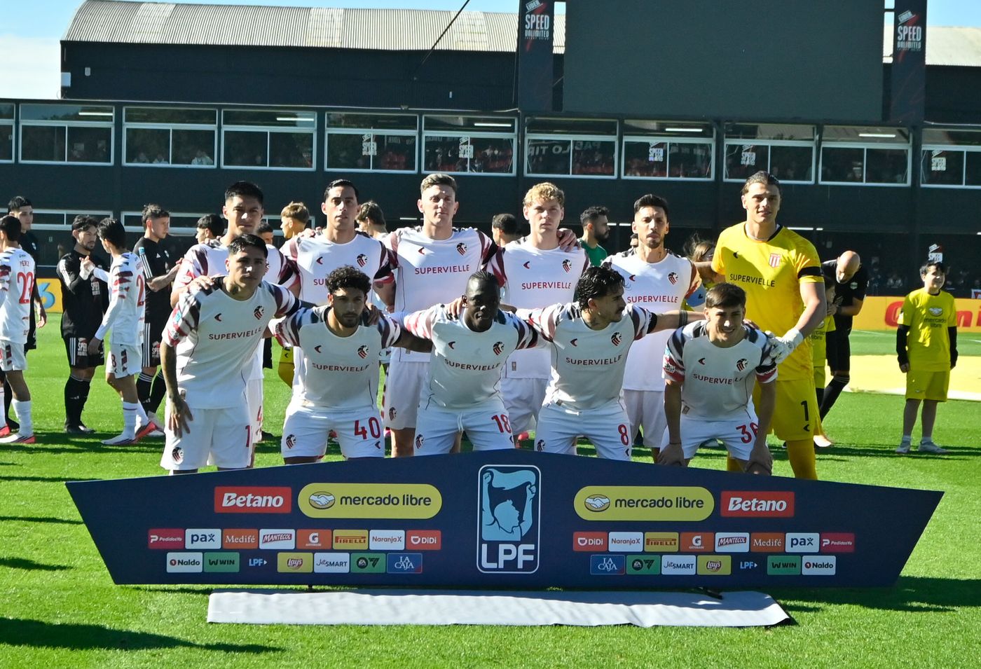 Estudiantes cay&oacute; frente a Deportivo Riestra
