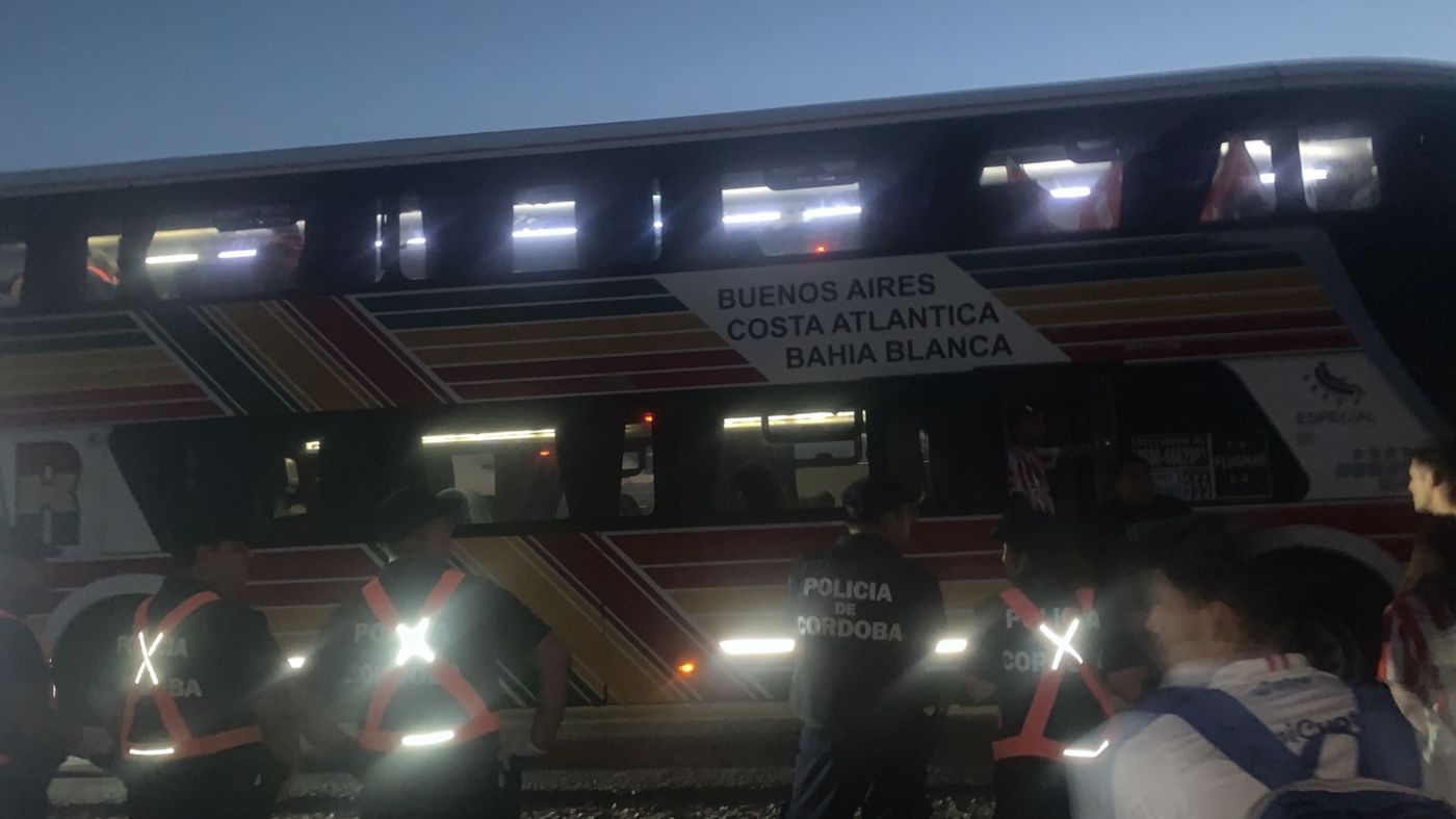 Micro Estudiantes Córdoba.jpg