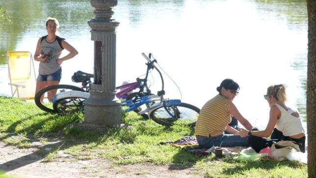 miercoles humedo, con maxima de 22°c y tormentas en el horizonte