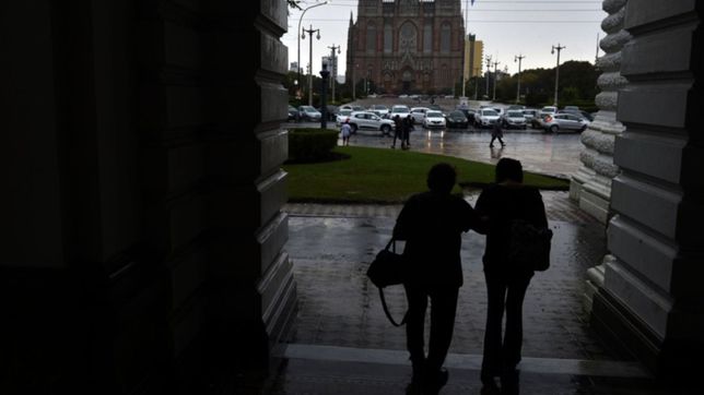 ¡prepara el paraguas! se viene una semana de lluvias y tormentas en la plata