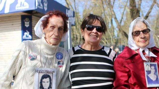 gimnasia nombro socias honorarias a elia espen, mirta acuna de baravalle y nora cortinas
