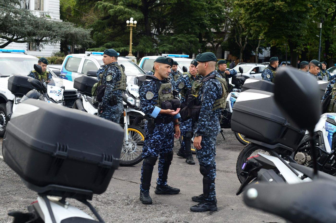 Policiales policías patrulleros genéricas (3).jpg