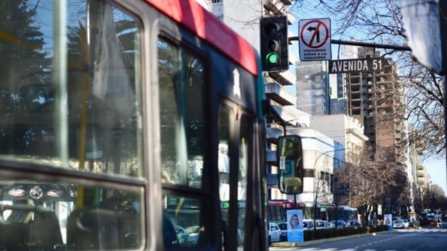 desde este miercoles ya no se puede doblar en una esquina emblematica de la plata