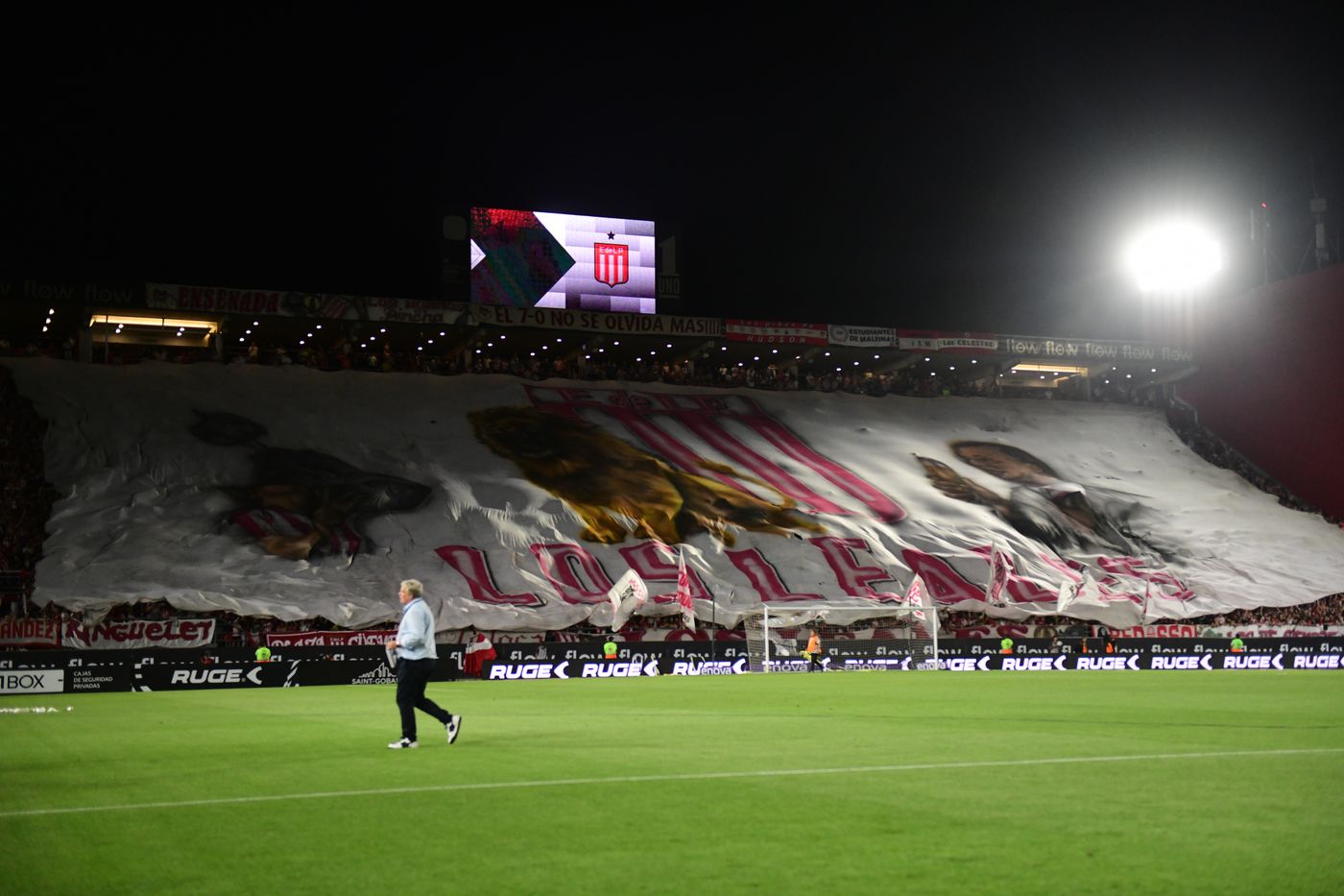 Estudiantes River (4) hinchada.JPG