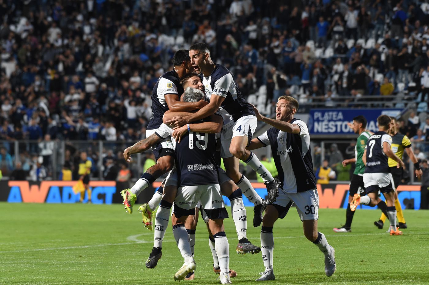 Gimnasia busca un debut triunfan en el Estadio del Bosque ante su gente. Gimnasia busca un debut triunfan en el Estadio del Bosque ante su gente.