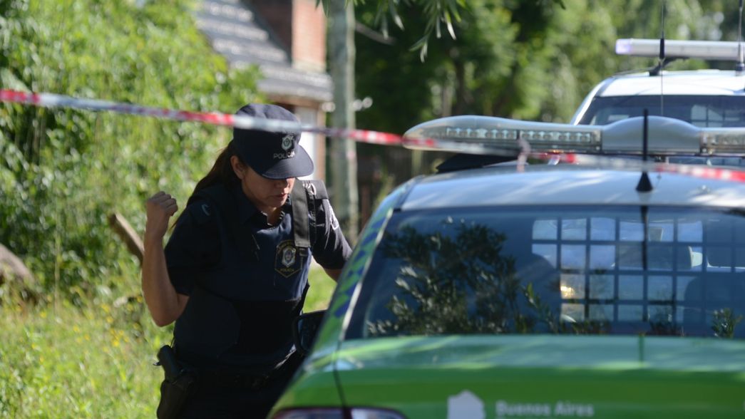 Tumulto, forcejeos y balazo de goma en una pelea vecinal en La Plata