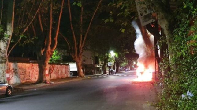 un auto se prendio fuego a dos cuadras de la cancha de estudiantes