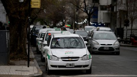 Un lapidario informe muestra la fuerte caída de la actividad de los taxis en La Plata