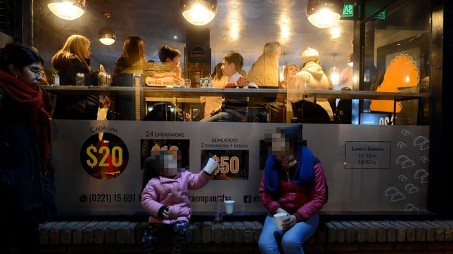 asisten a personas que viven en la calle en la plata y la provincia
