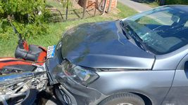 un adolescente y un nene en moto chocaron en la plata y tuvieron que ser internados un adolescente y un nene en moto chocaron en la plata y tuvieron que ser internados