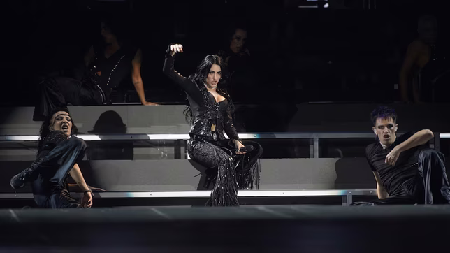 el homenaje de lali esposito al indio solari cerrando su show con ji ji ji y el pogo mas grande del pop