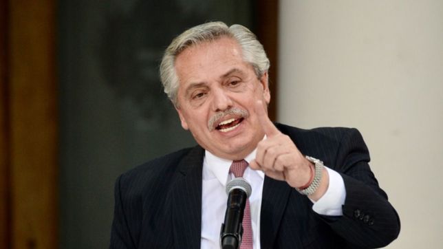 alberto fernandez hablo de los carteles contra cristina: recurren a las mayores bajezas