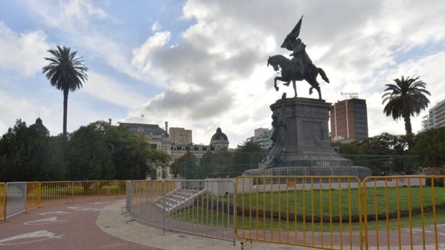 piden que las calles de la plaza san martin lleven el nombre de madres de desaparecidos