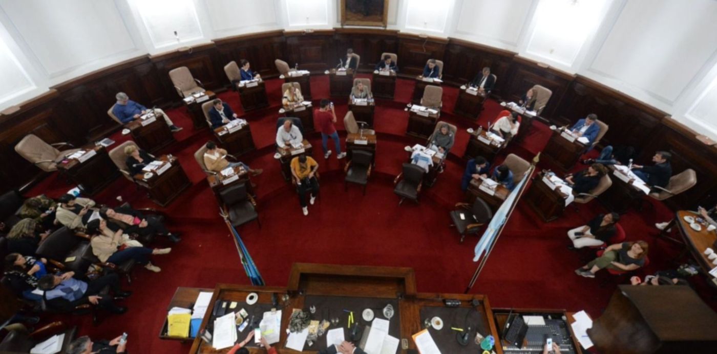 concejo desde arriba - concejo deliberante recinto - sesion concejo deliberante bloque Juntos bloque Frente de Todos