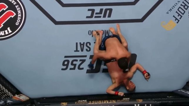 un luchador necesito 22 segundos para ganar con el nocaut mas brutal e inusual de la ufc