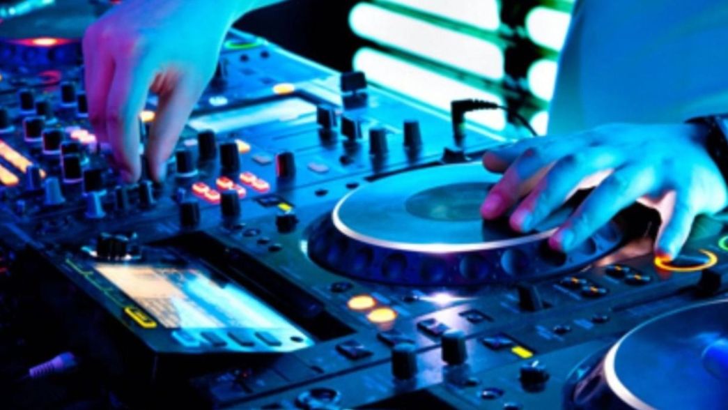 Detuvieron a dos DJs platenses en Azul: llevaban éxtasis, cocaína y marihuana