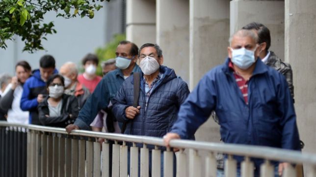 los bancos que paguen el ife podran abrir durante dos horas mas