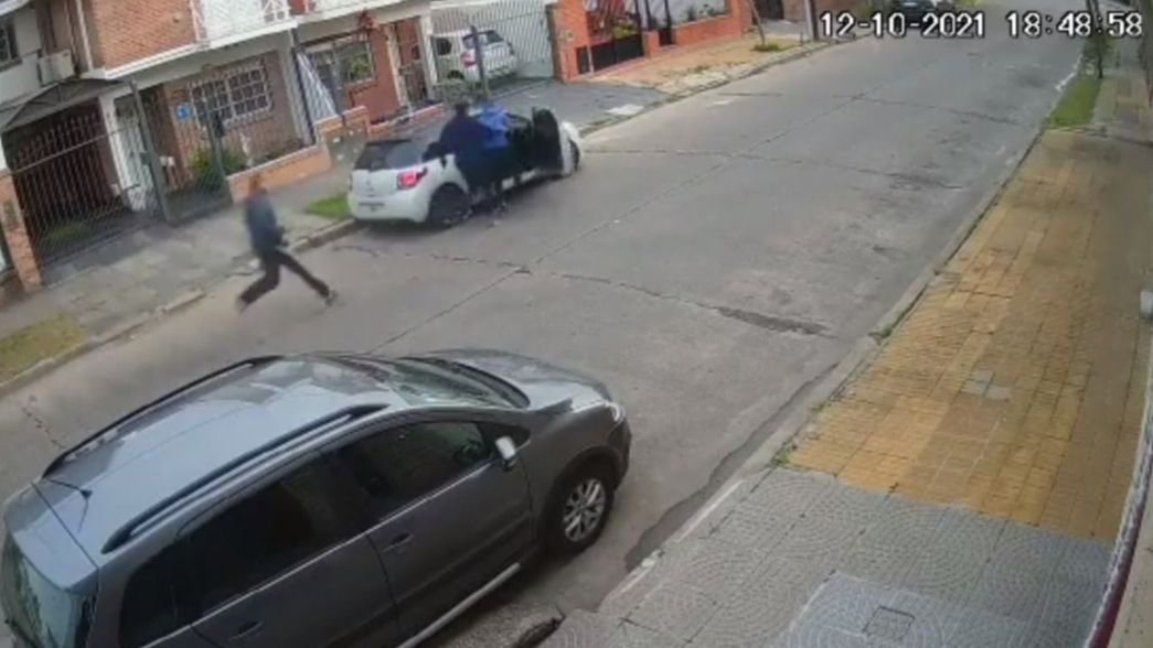 VIDEO: Así fue la fuga de los ladrones que mataron al comerciante platense Gonzalo Refi