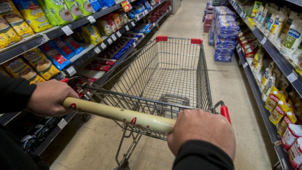 Detienen al dueño de un supermercado chino de La Plata por abusar a una empleada