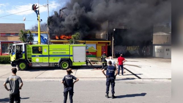 tension en ringuelet por un voraz incendio en la tienda de articulos de camping baobab