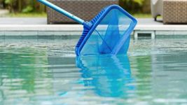 tragedia: una mujer y su hijo murieron electrocutados mientras limpiaban la pileta tragedia: una mujer y su hijo murieron electrocutados mientras limpiaban la pileta