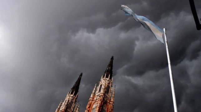 sabado de mucha humedad y aire primaveral en la previa de la tormenta