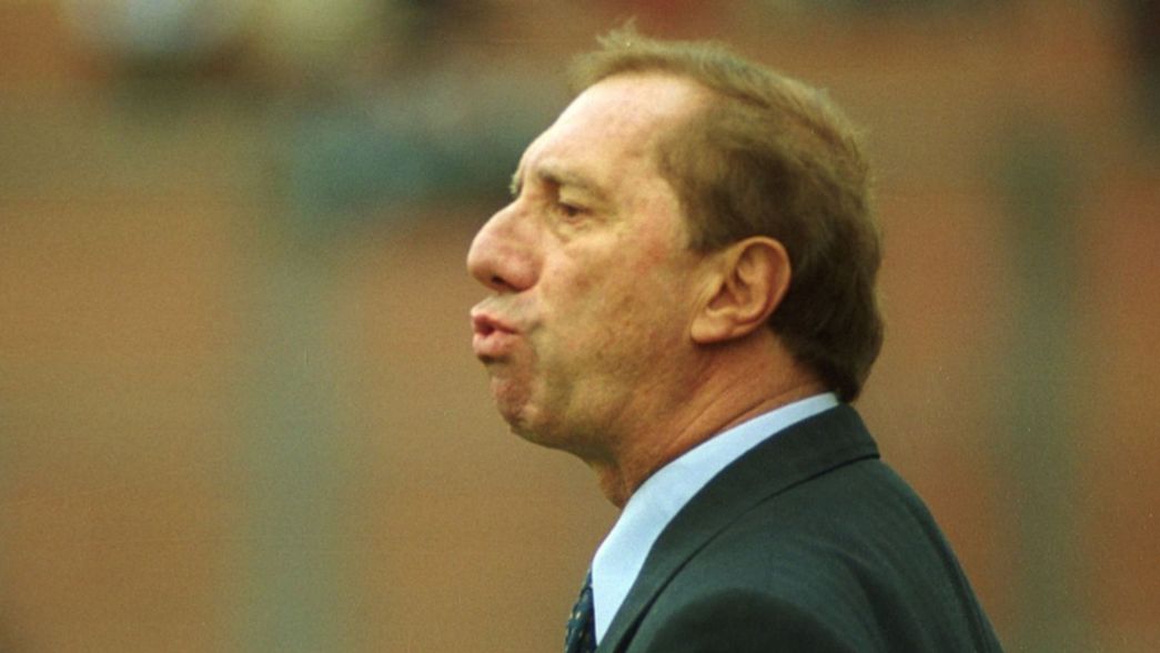 VIDEO: “Hola mundo”, el saludo de Bilardo por Año Nuevo