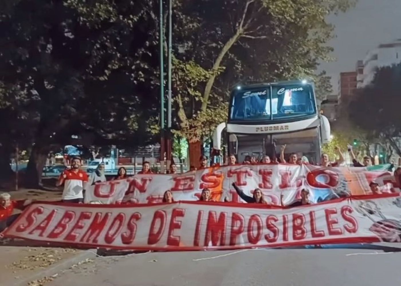 Hinchas Estudiantes.jpg