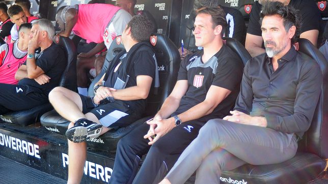 eduardo dominguez exploto y pidio que le pregunten por el penal