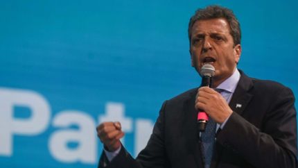 Massa llamó a los argentinos a votar en defensa de la democracia