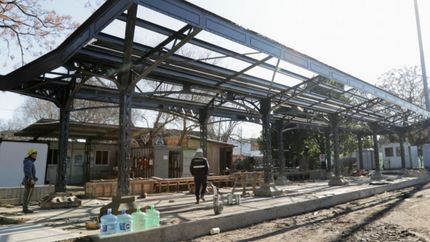 Estaciones, vías y señalética: avanzan las obras para la extensión del Tren Universitario