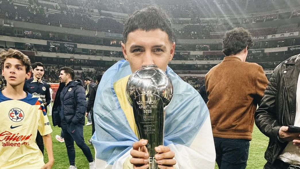 A la espera de la foto oficial de Estudiantes, Leonardo Suárez se despidió de Pumas