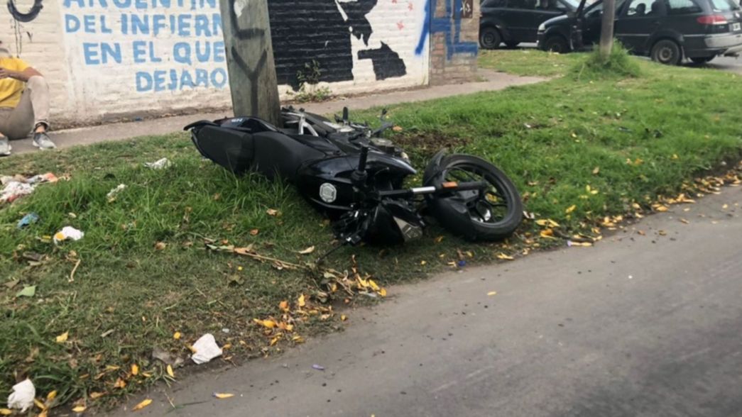 Un motociclista fue atropellado en la región y quedó al borde de la muerte