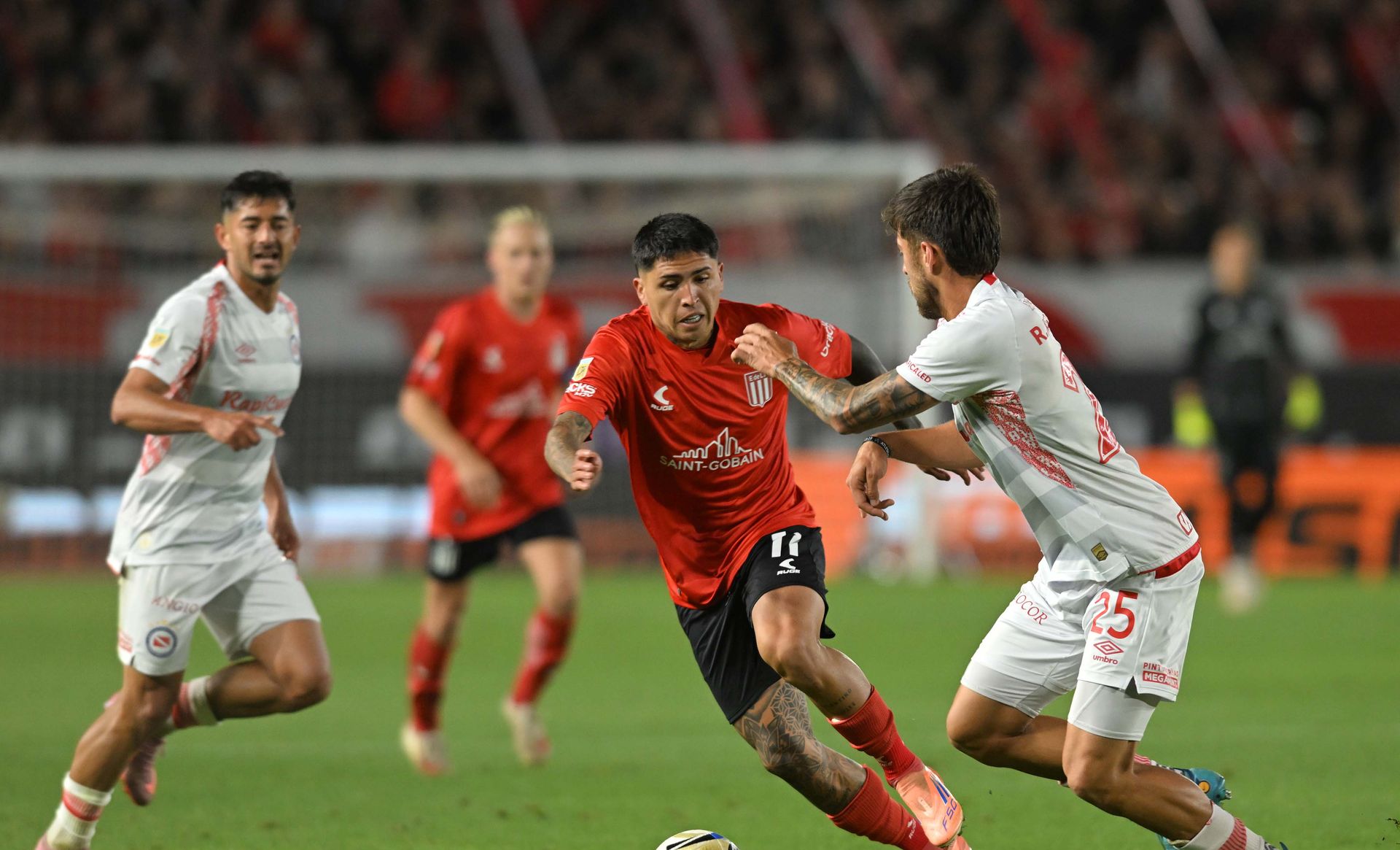 Estudiantes Argentinos Farías (2)