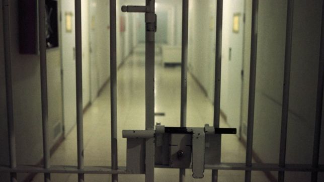 casi la mitad de los presos bonaerenses tiene un celular por el coronavirus