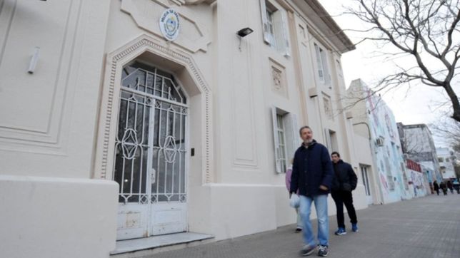 entradera en la plata: atacaron a un jubilado de 70 anos a metros de la departamental
