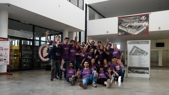 con mas del 60% de los votos, franja morada retuvo su dominio en informatica