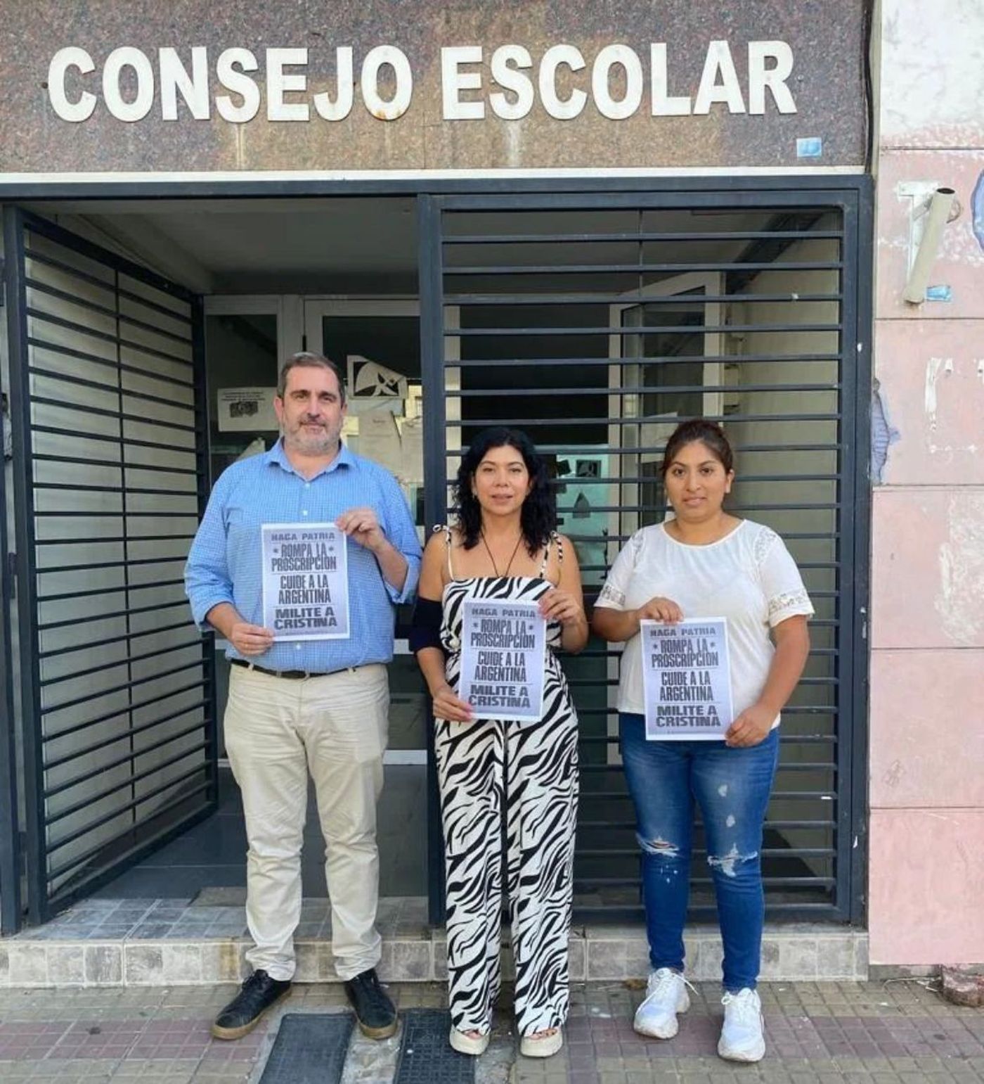 Los consejeros escolares de UxP, Emanuel Insaurralde, Roxana Palmitesta y Romina Coronel.