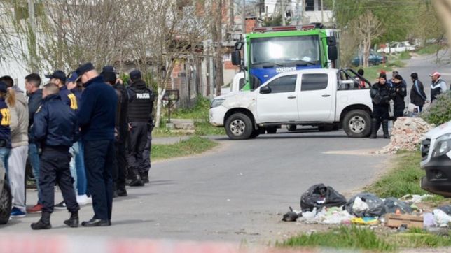 tension en los hornos: abusaba de su hijastra, lo fueron a buscar y se atrinchero con ella